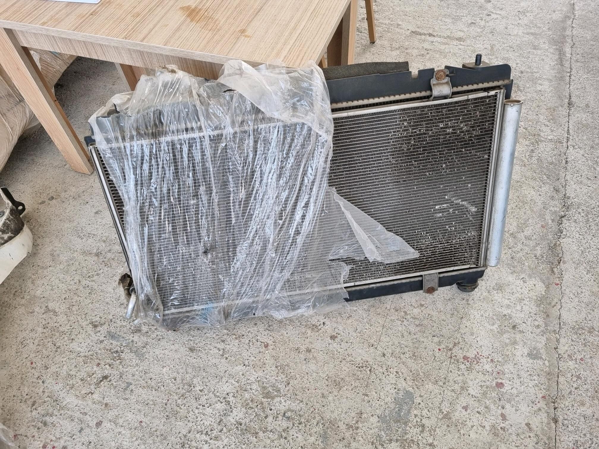 okuz camry radiyator kamplk 200 TMT - Анев - img 1