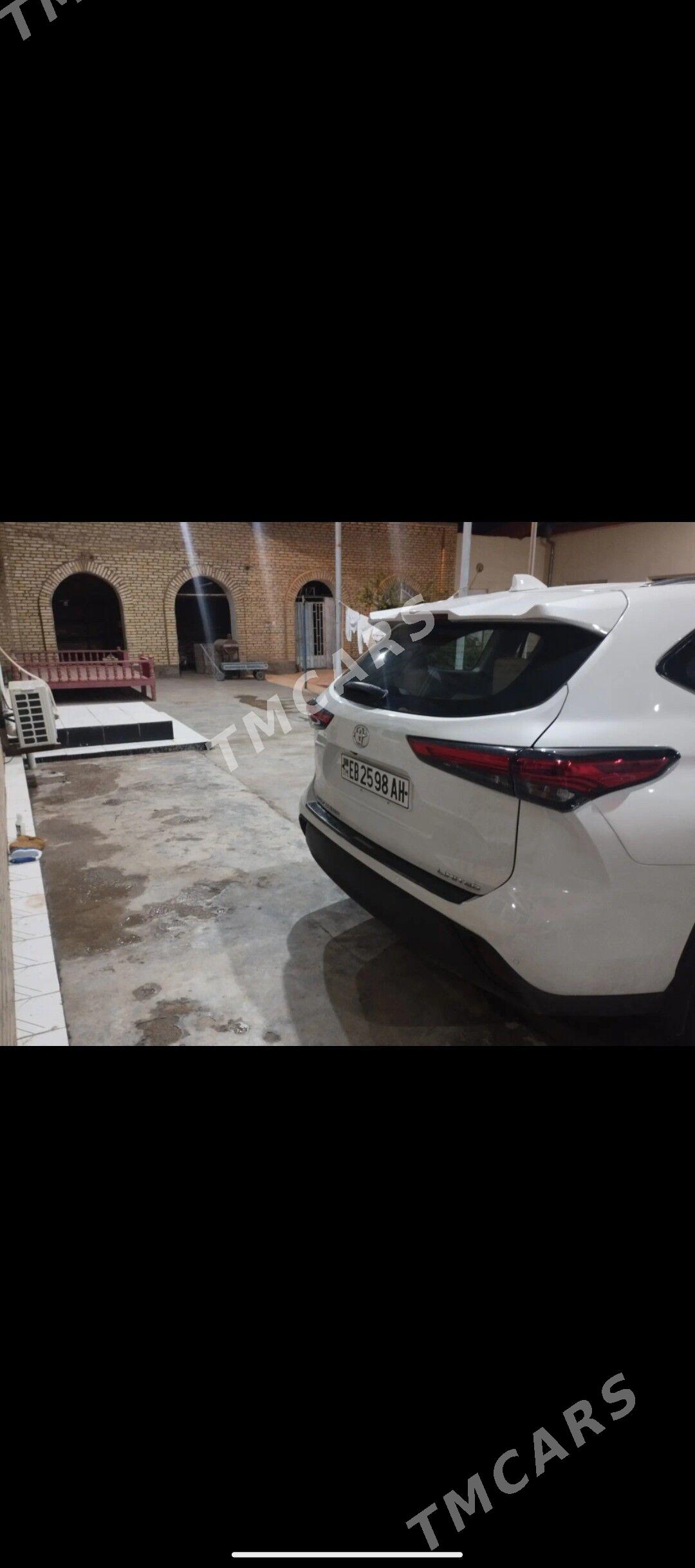 Toyota Highlander 2020 - 550 000 TMT - Tejen - img 3