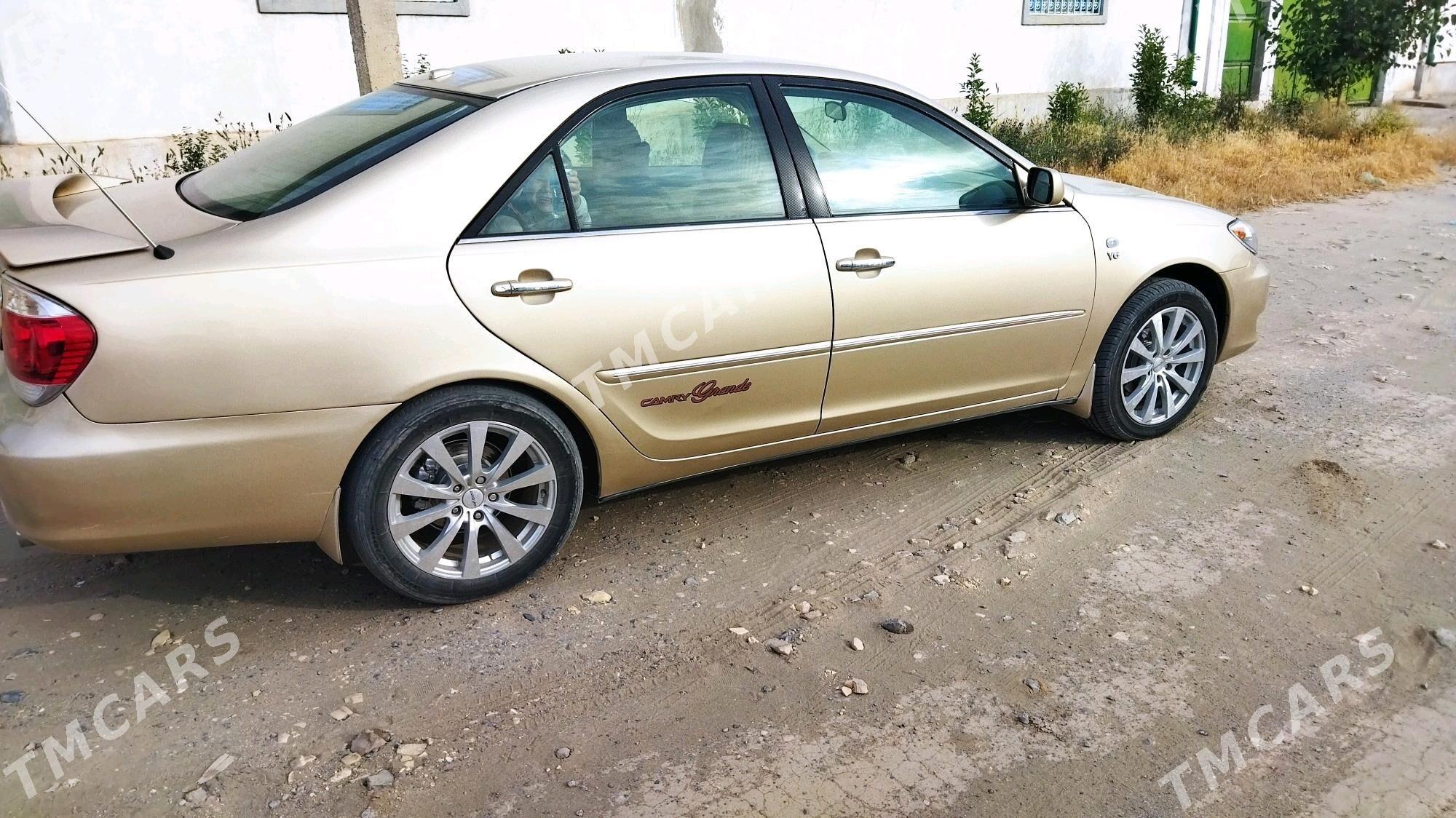 Toyota Camry 2002 - 160 000 TMT - Halaç - img 2