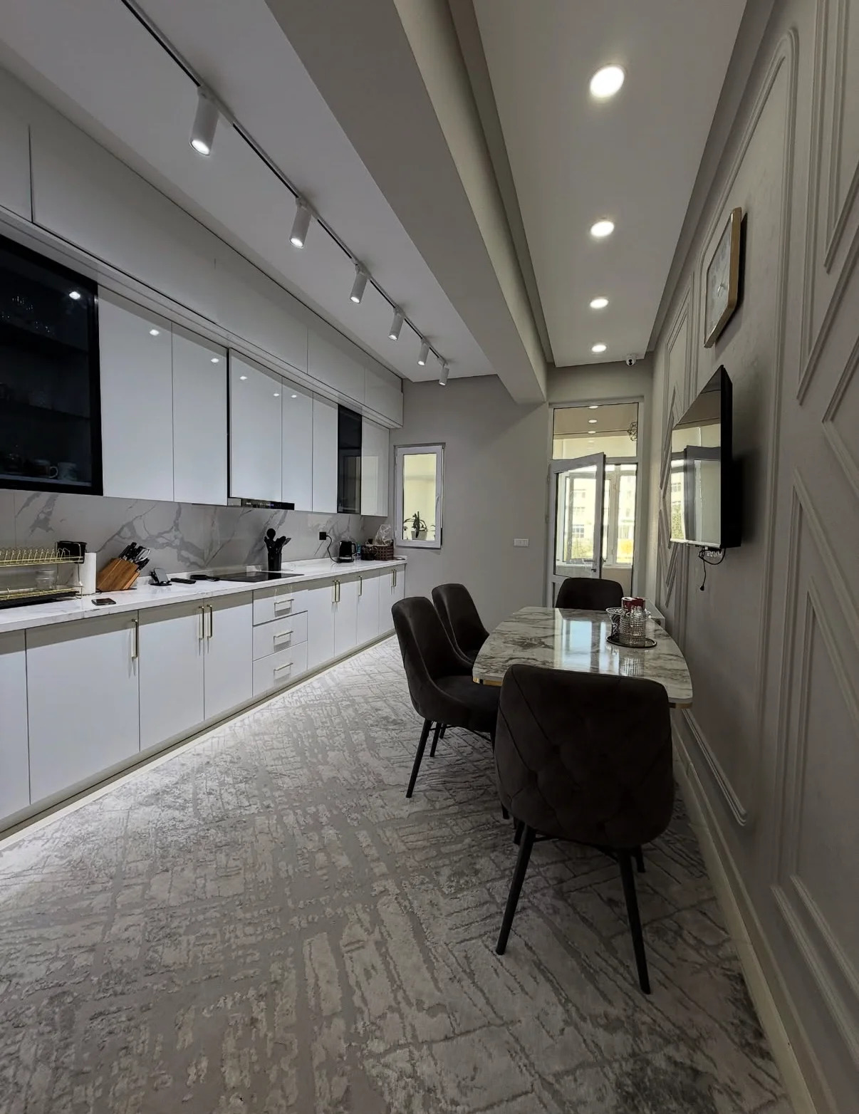 TĀZE GURTLY 4 KOM 190M² 1 ETAJ - Гуртли - img 3