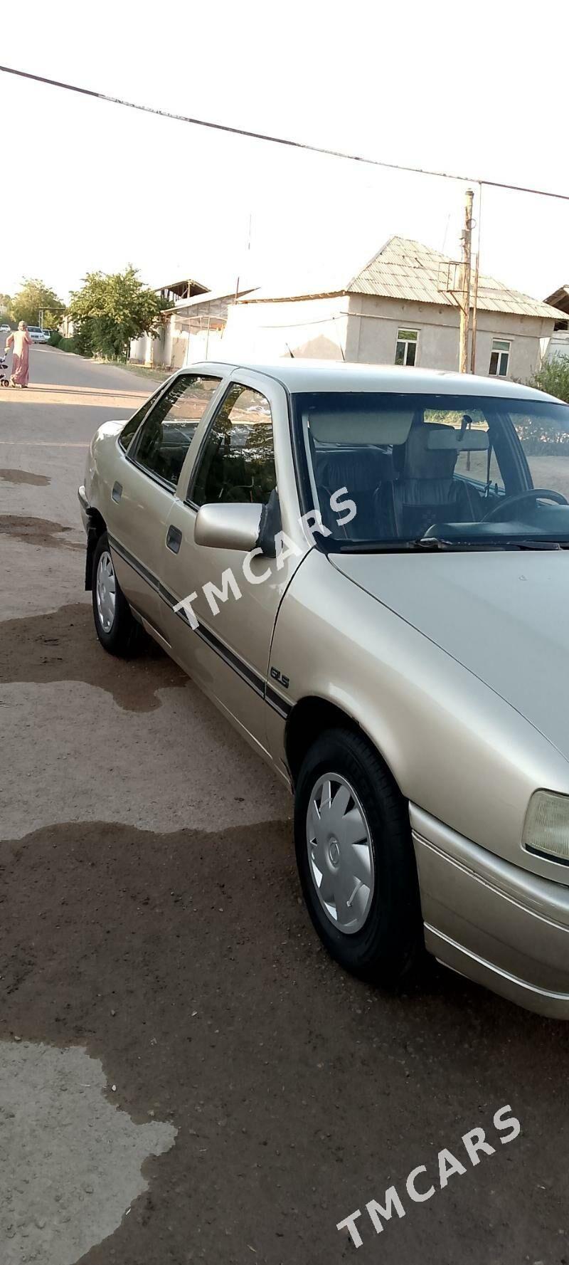 Opel Vectra 1990 - 30 000 TMT - Дашогуз - img 5