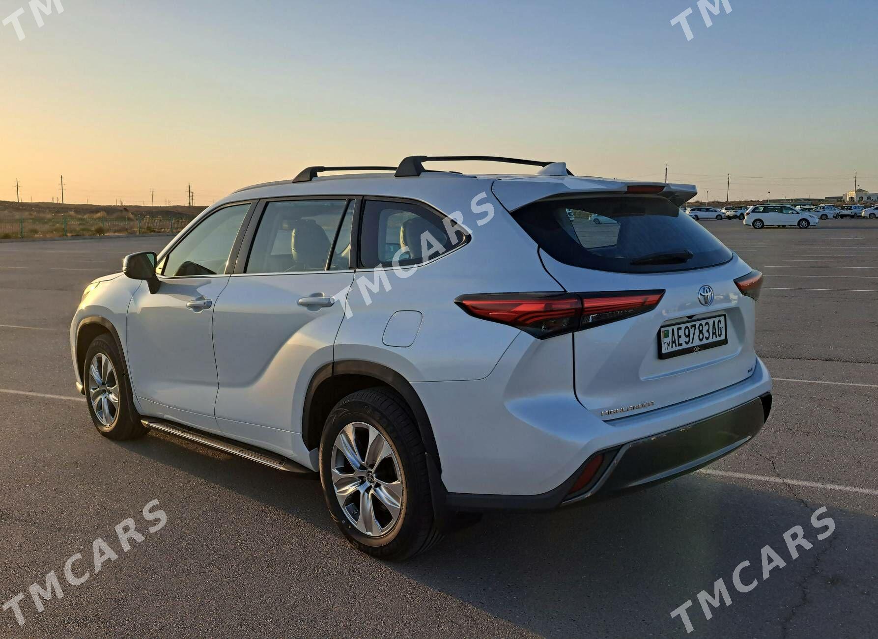 Toyota Highlander 2022 - 592 000 TMT - Ашхабад - img 10