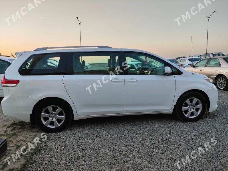 Toyota Sienna 2010 - 280 000 TMT - Мары - img 4