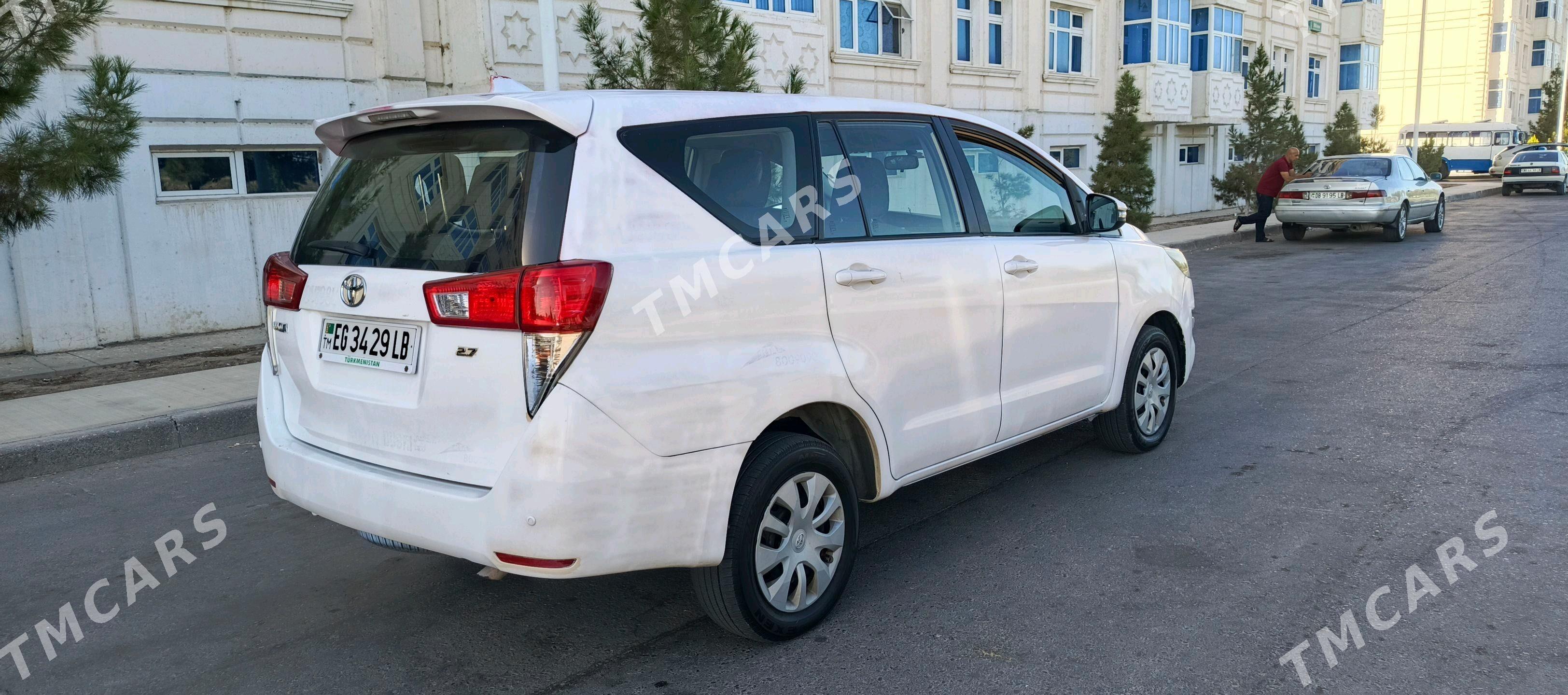 Toyota Innova 2021 - 230 000 TMT - Sakar - img 5