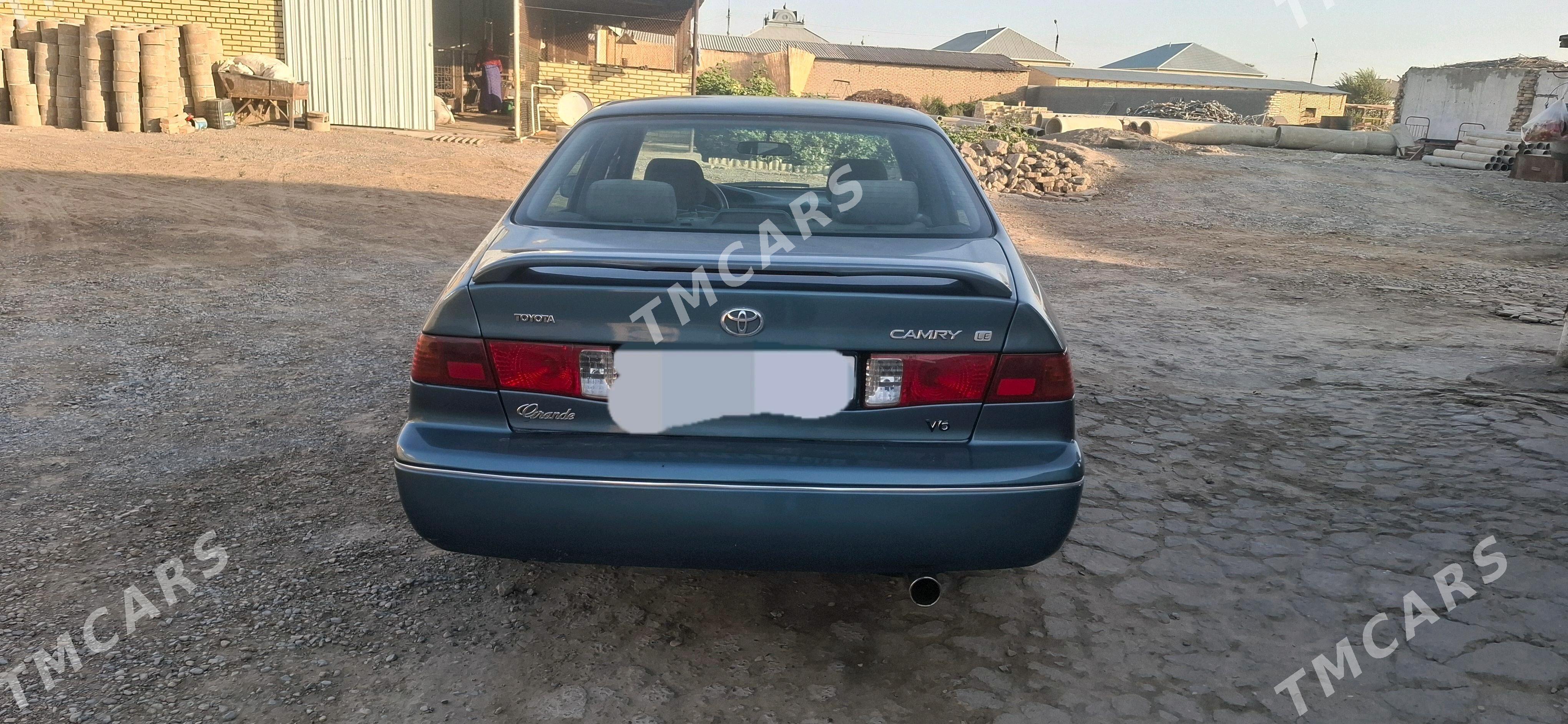 Toyota Camry 2000 - 123 000 TMT - Mary - img 3