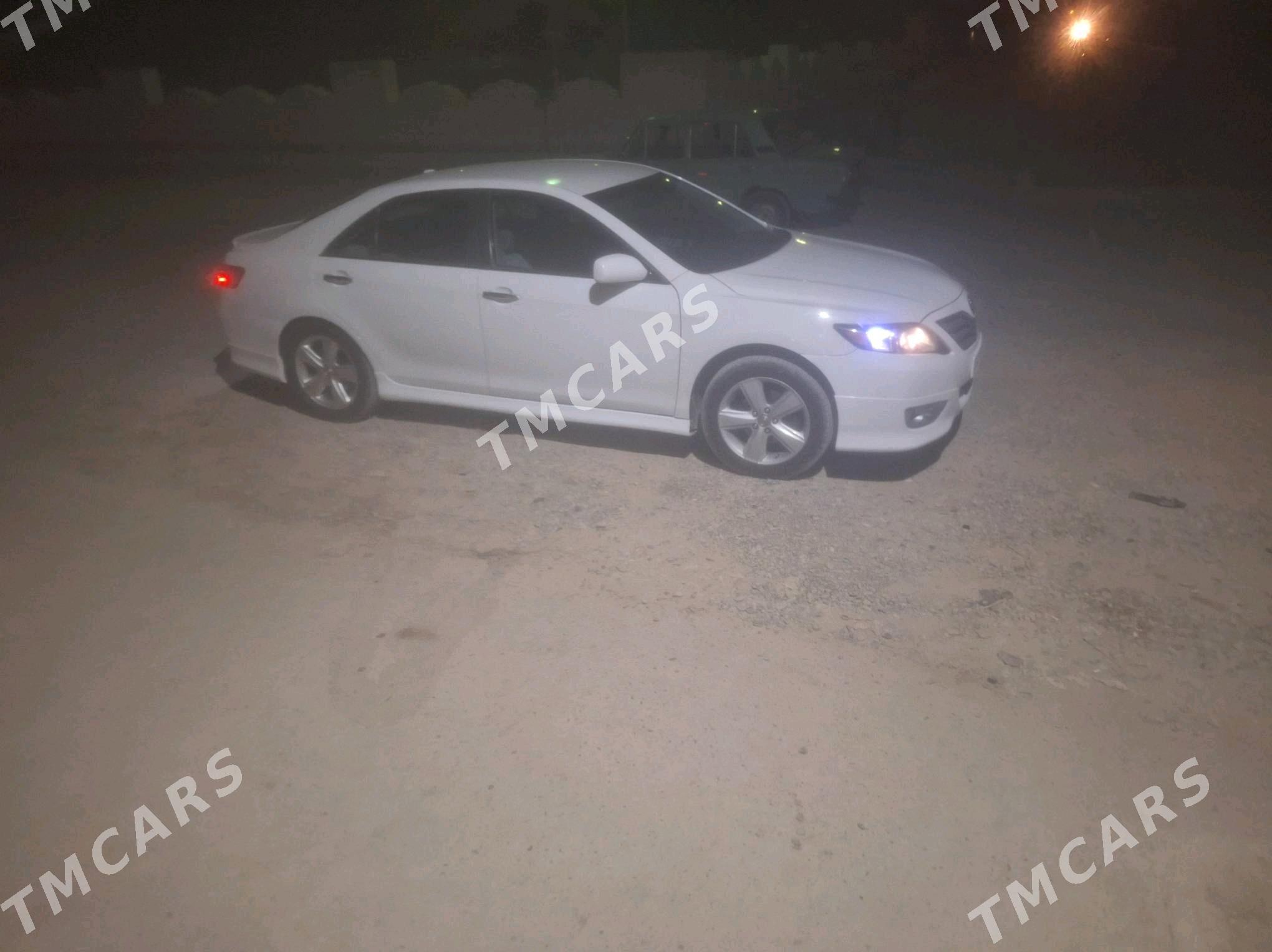 Toyota Camry 2010 - 165 000 TMT - Теджен - img 2