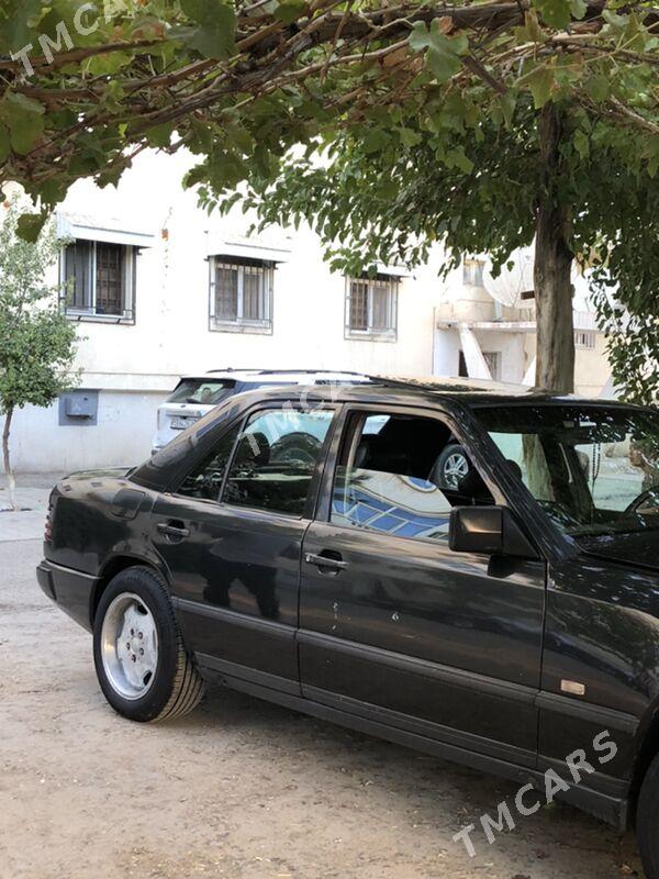 Mercedes-Benz E300 1989 - 50 000 TMT - Türkmenabat - img 2