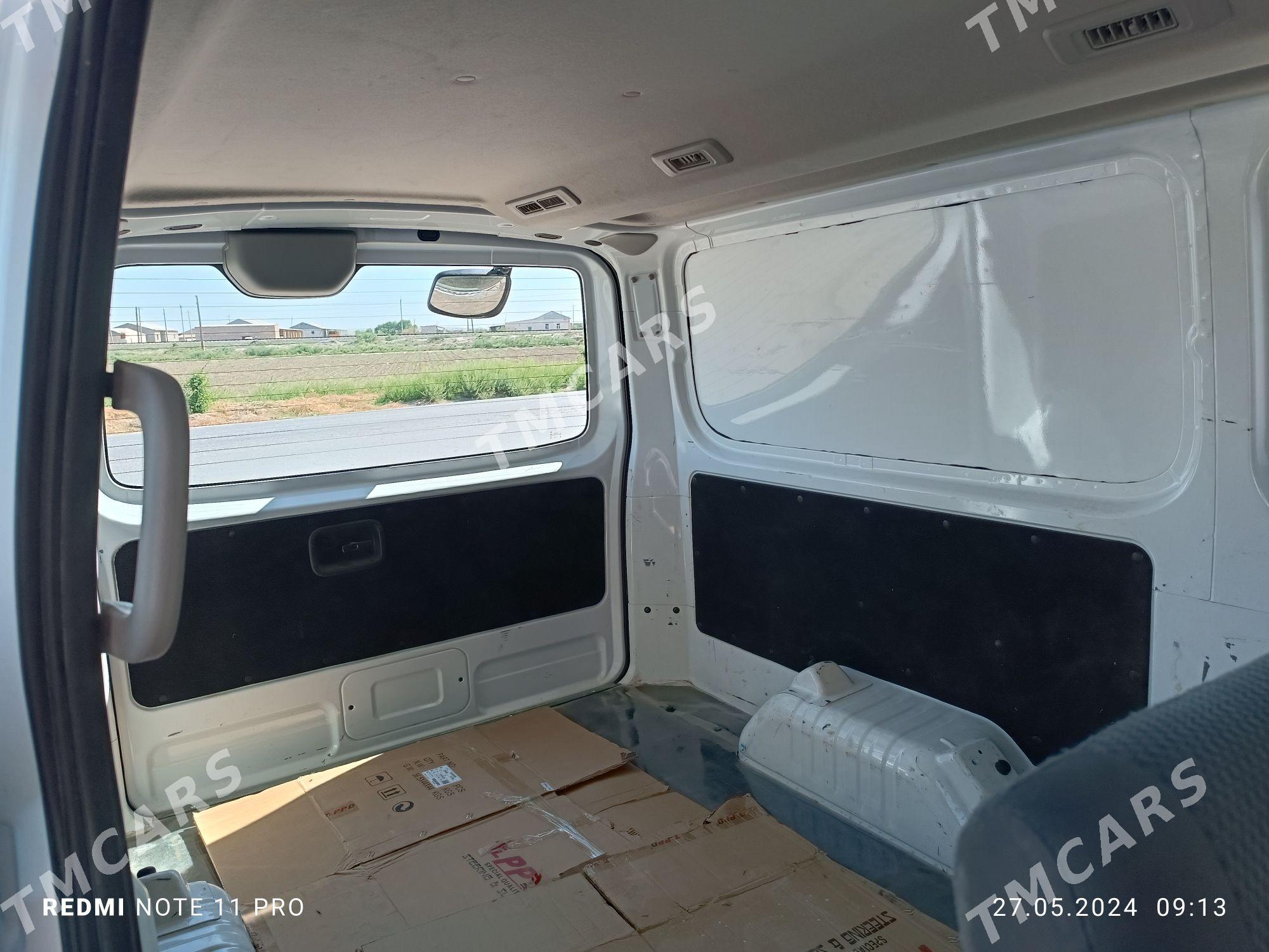 Nissan Urvan 2014 - 260 000 TMT - Достлук - img 5