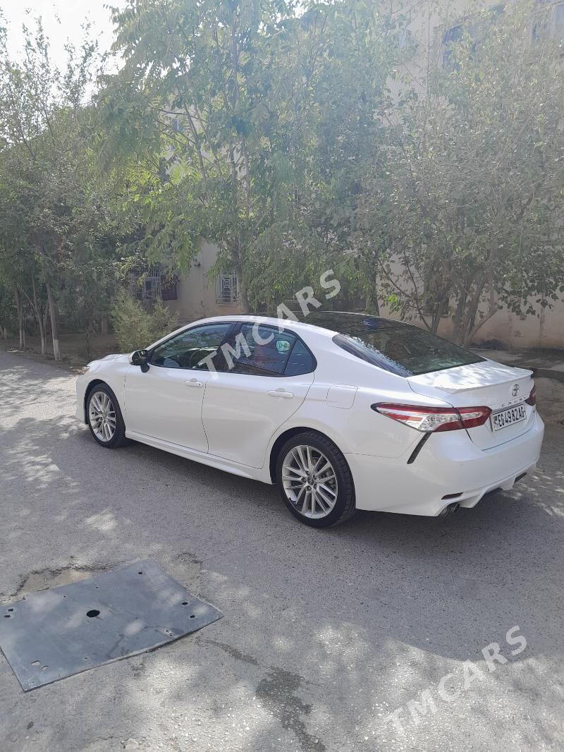Toyota Camry 2020 - 370 000 TMT - 9 мкр - img 4