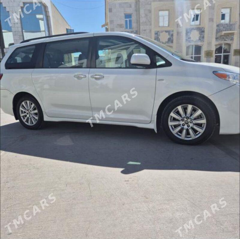 Toyota Sienna 2018 - 495 000 TMT - Ашхабад - img 6