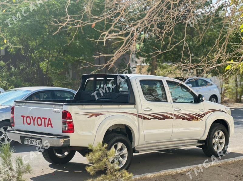 Toyota Hilux 2015 - 395 000 TMT - Балканабат - img 5