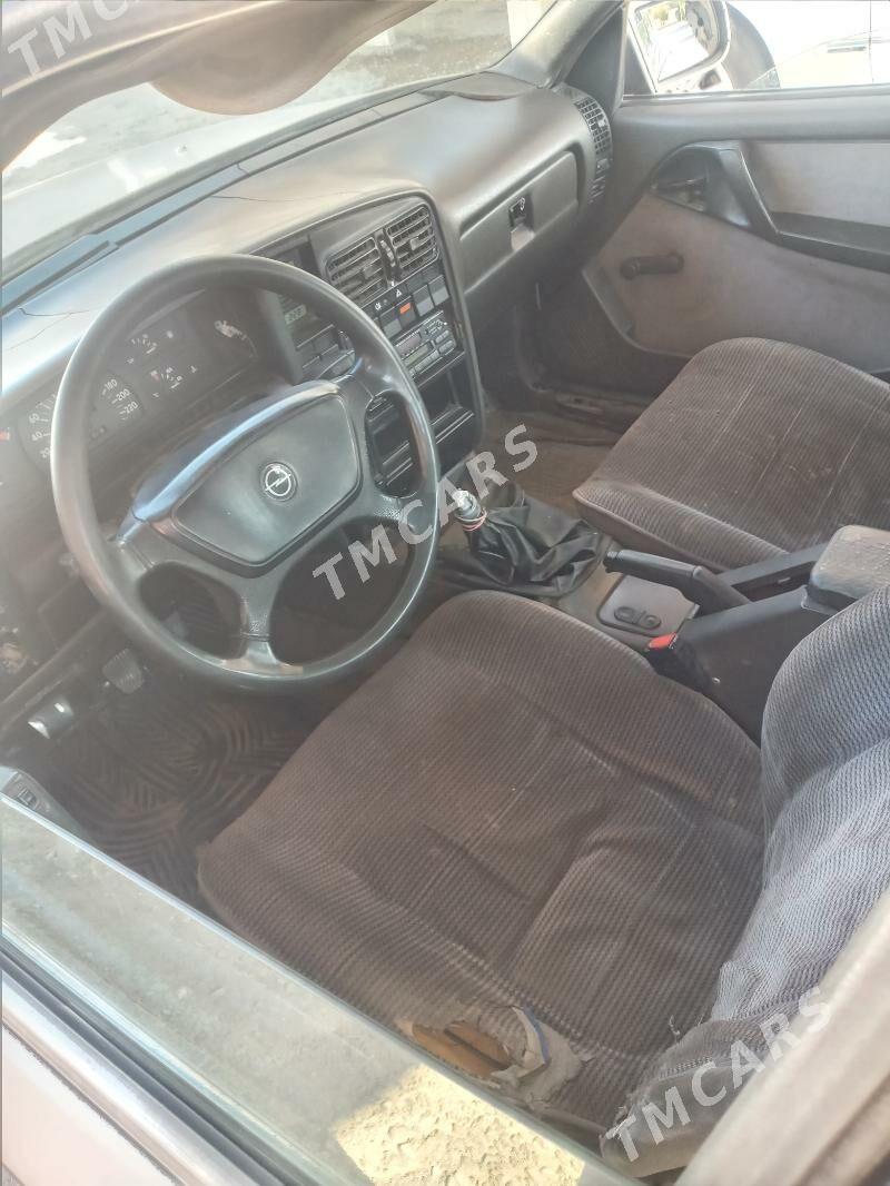 Opel Omega 1991 - 20 000 TMT - Балканабат - img 4