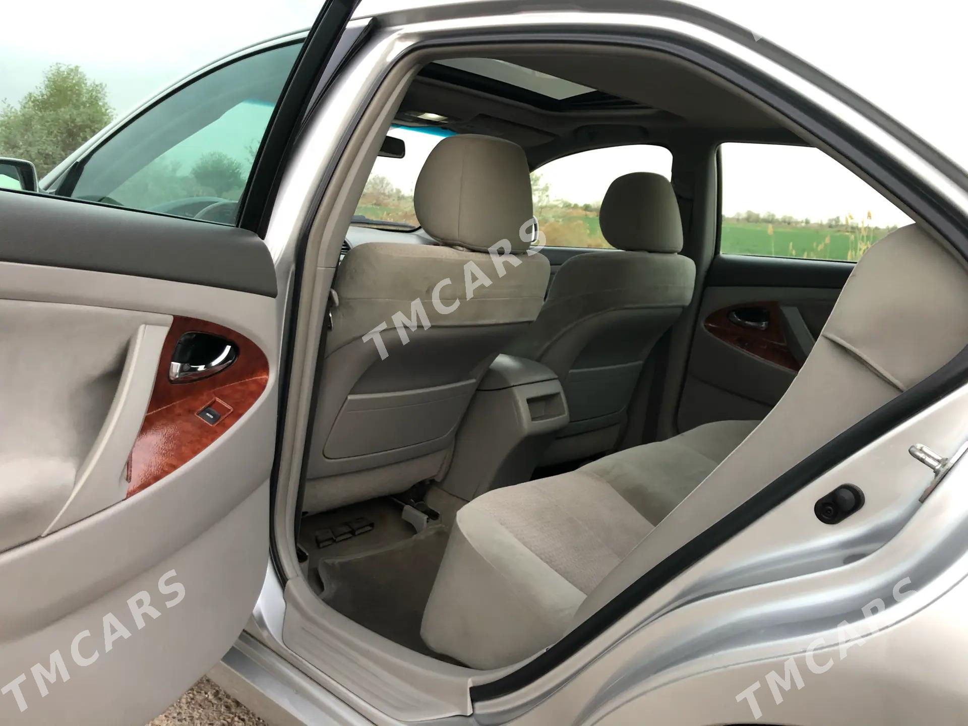 Toyota Camry 2011 - 185 000 TMT - Дашогуз - img 6