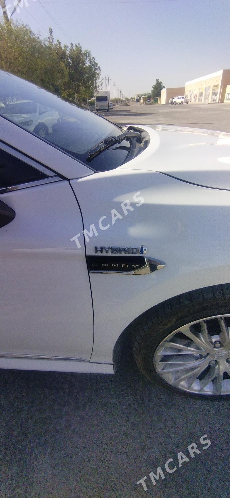Toyota Camry Hybrid 2021 - 230 000 TMT - Täze zaman - img 5