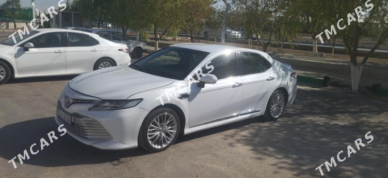 Toyota Camry Hybrid 2021 - 230 000 TMT - Täze zaman - img 6