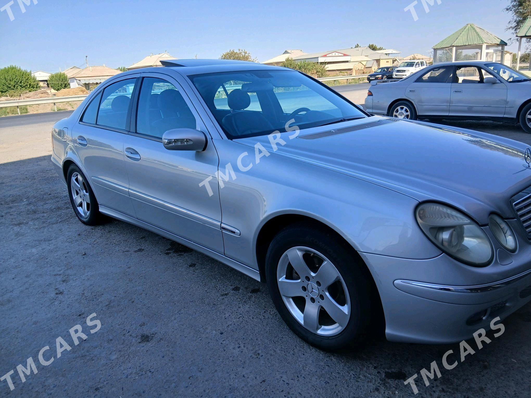Mercedes-Benz E320 2003 - 145 000 TMT - Mary - img 3