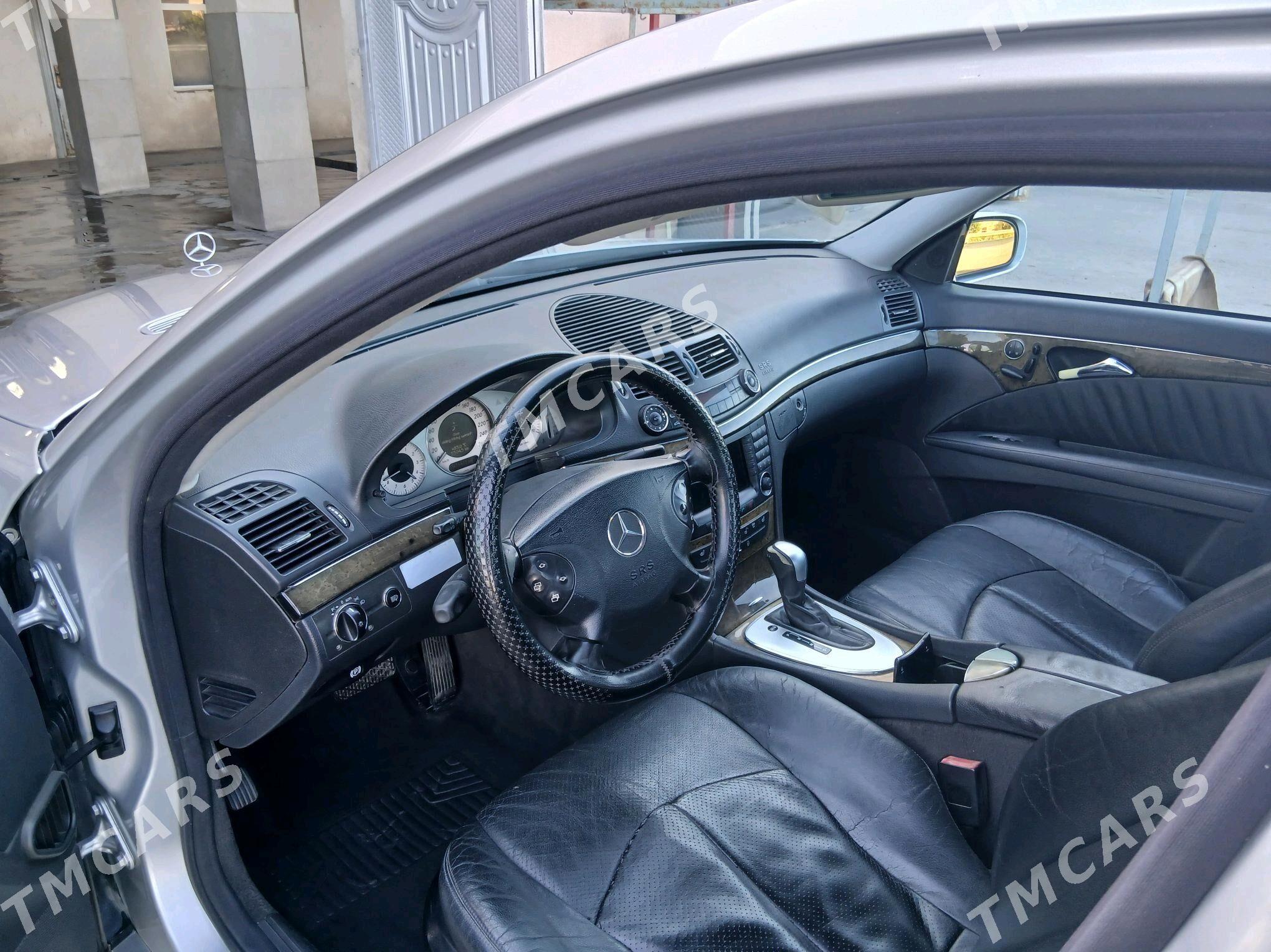 Mercedes-Benz E320 2003 - 145 000 TMT - Mary - img 9