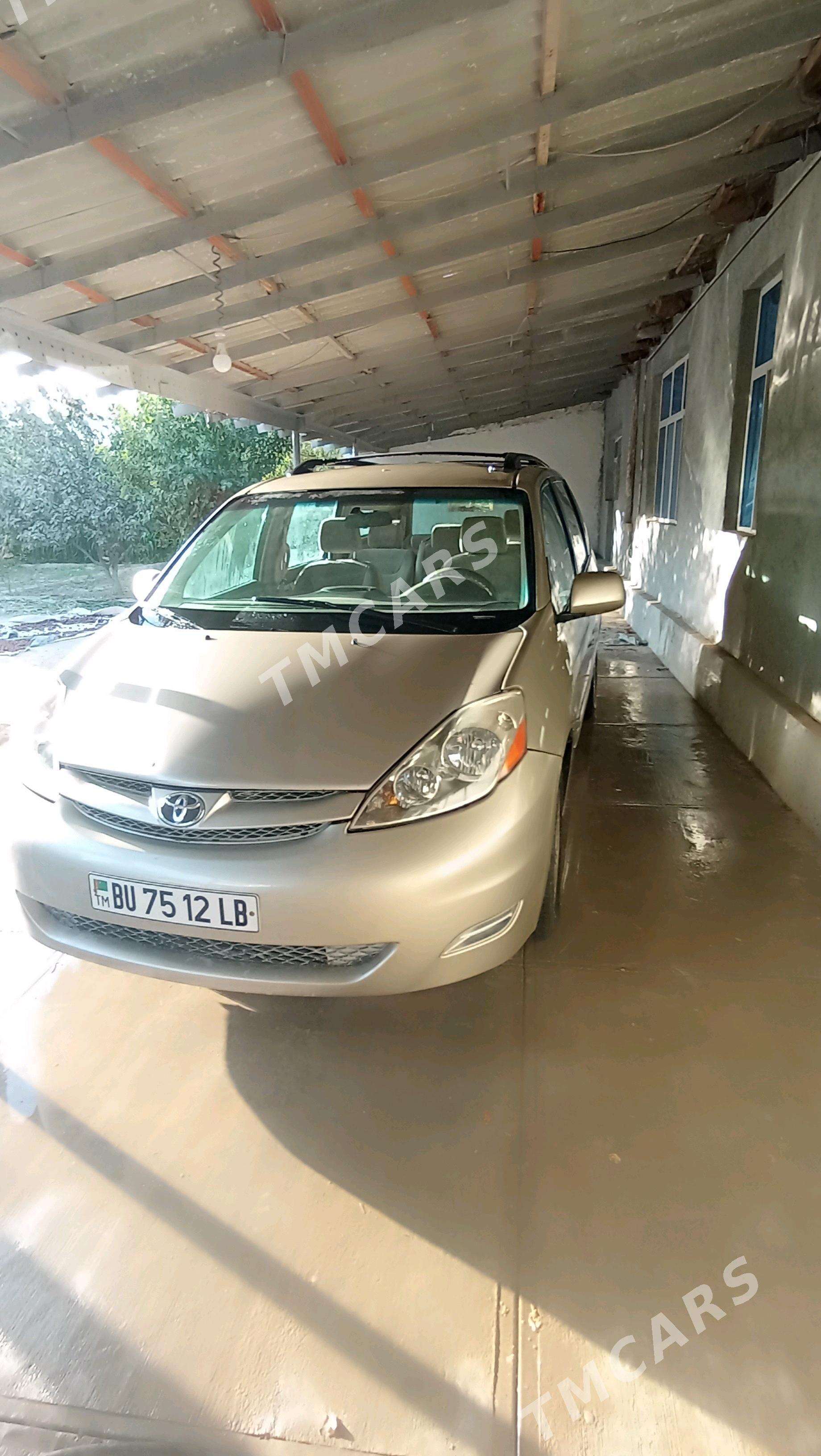 Toyota Sienna 2008 - 240 000 TMT - Dostluk - img 8