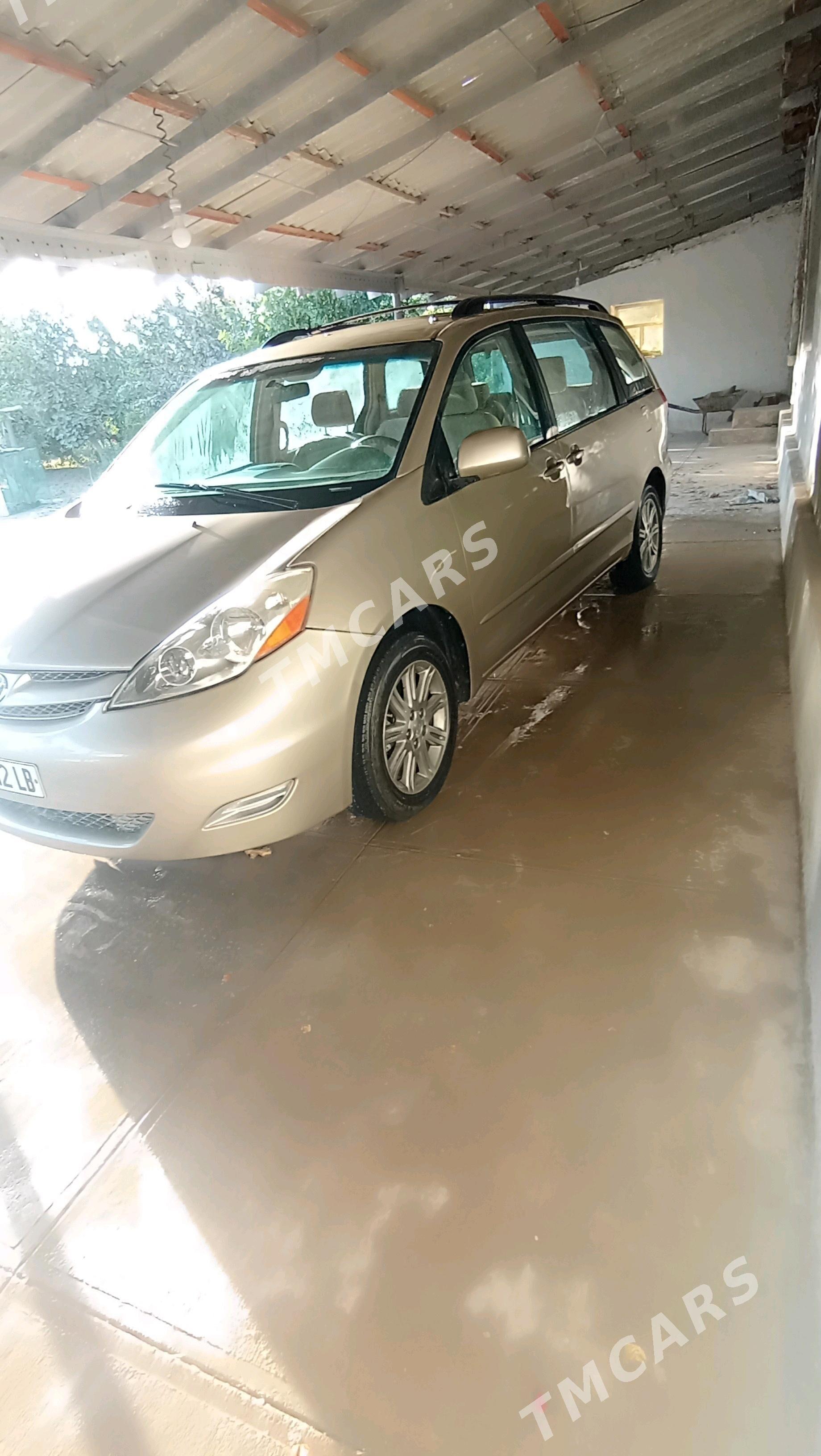 Toyota Sienna 2008 - 240 000 TMT - Dostluk - img 7