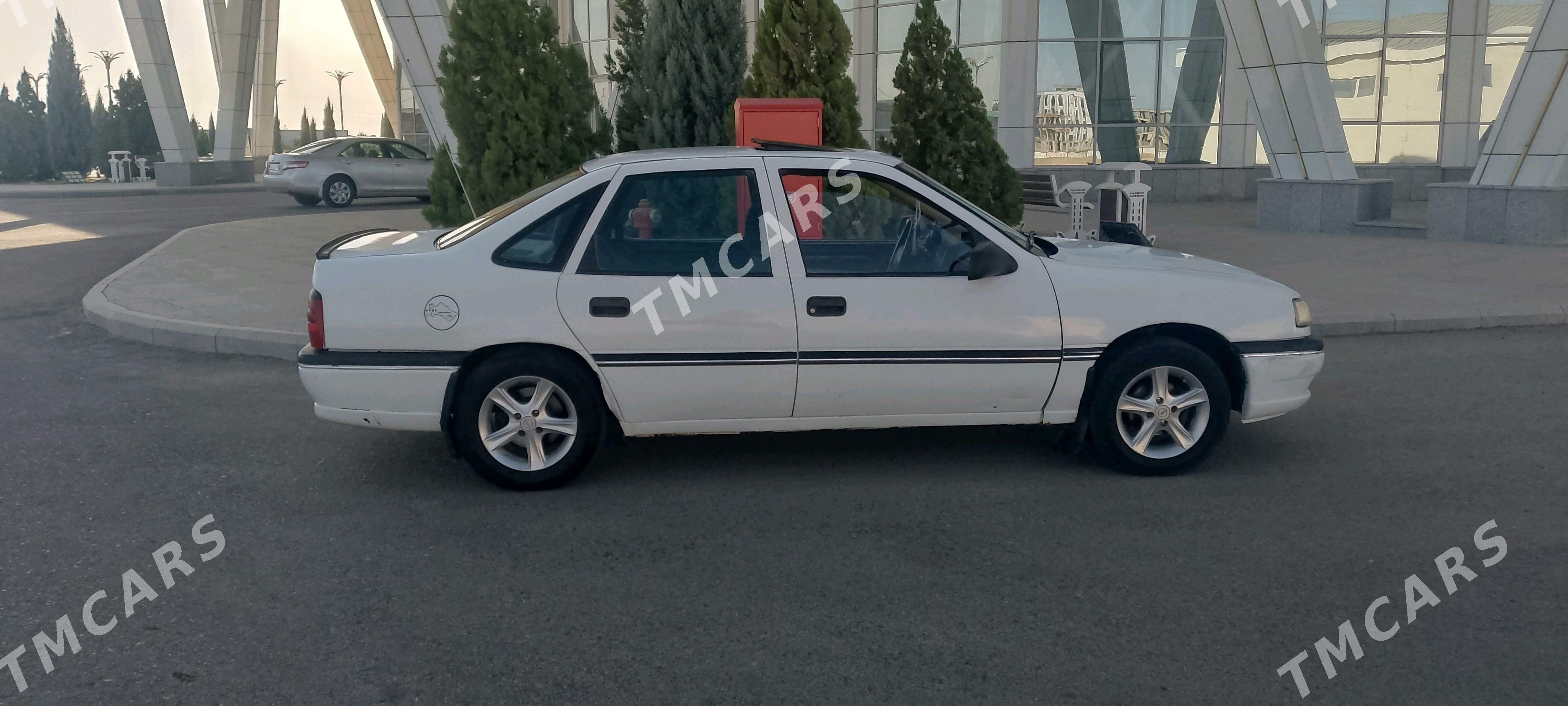 Opel Vectra 1990 - 30 000 TMT - Mary - img 3