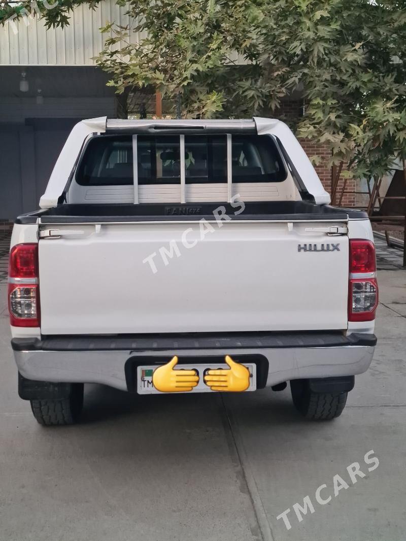 Toyota Hilux 2013 - 350 000 TMT - Гёкдепе - img 3