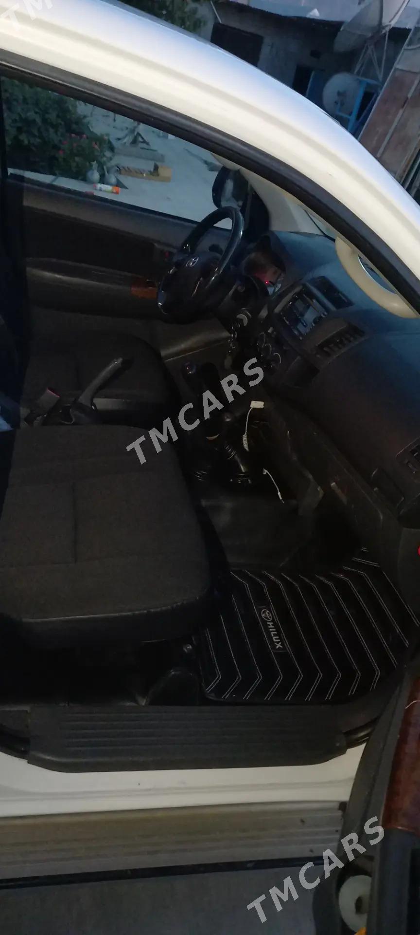 Toyota Hilux 2013 - 350 000 TMT - Гёкдепе - img 6
