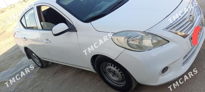 Nissan Versa 2011 - 92 000 TMT - Ашхабад - img 3