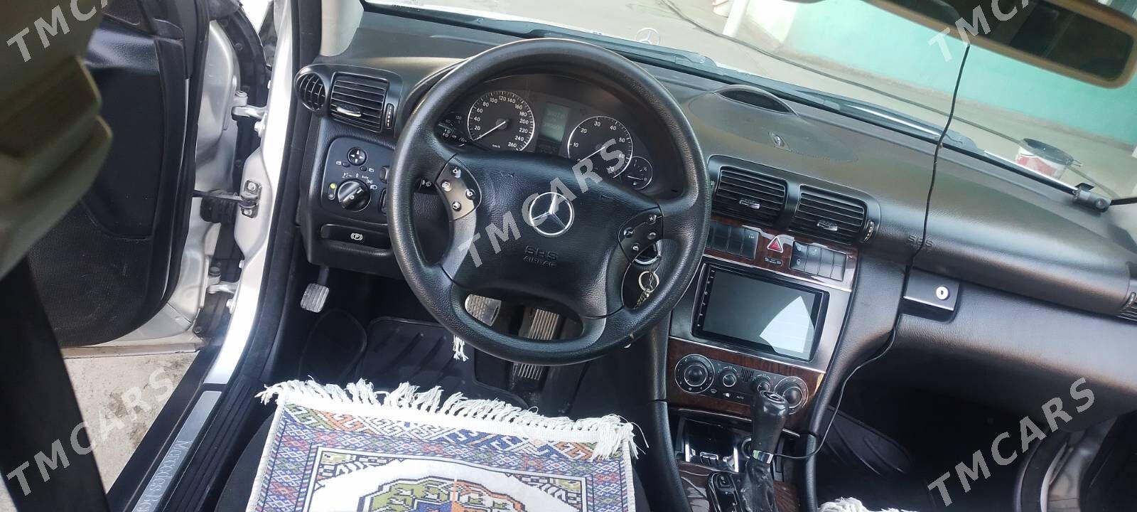 Mercedes-Benz C250 2005 - 125 000 TMT - Бузмеин - img 5