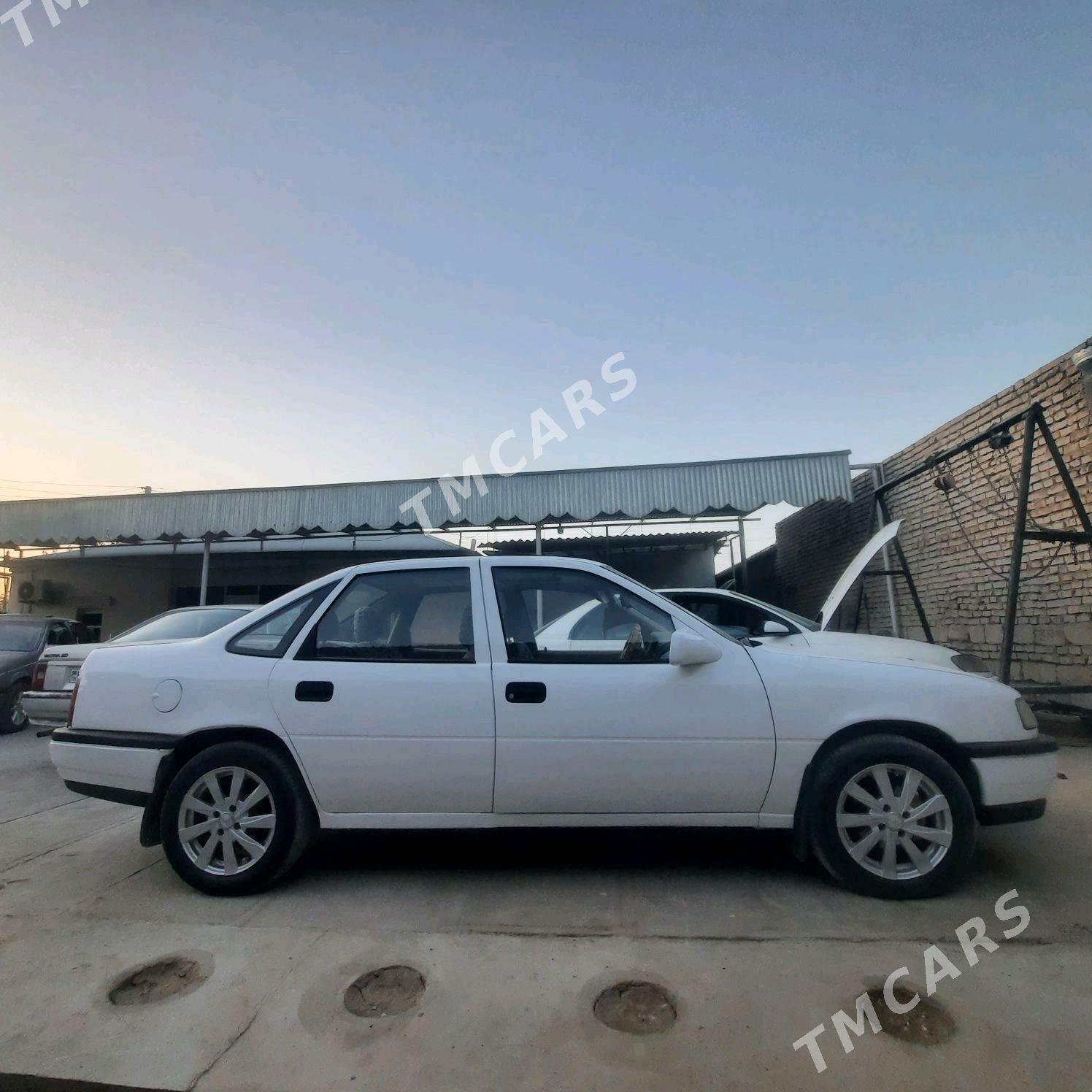 Opel Vectra 1990 - 34 000 TMT - Мары - img 2