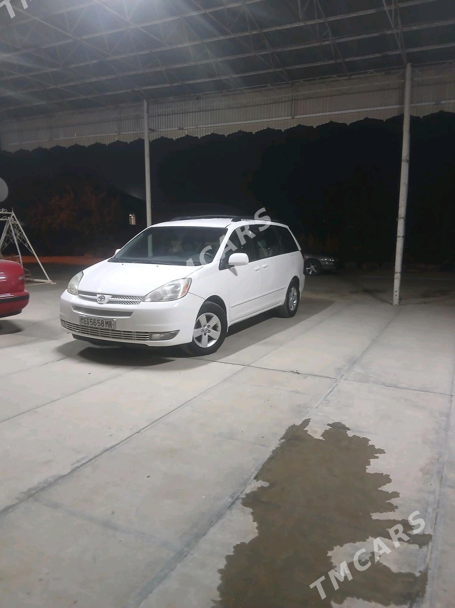 Toyota Sienna 2004 - 220 000 TMT - Мары - img 2