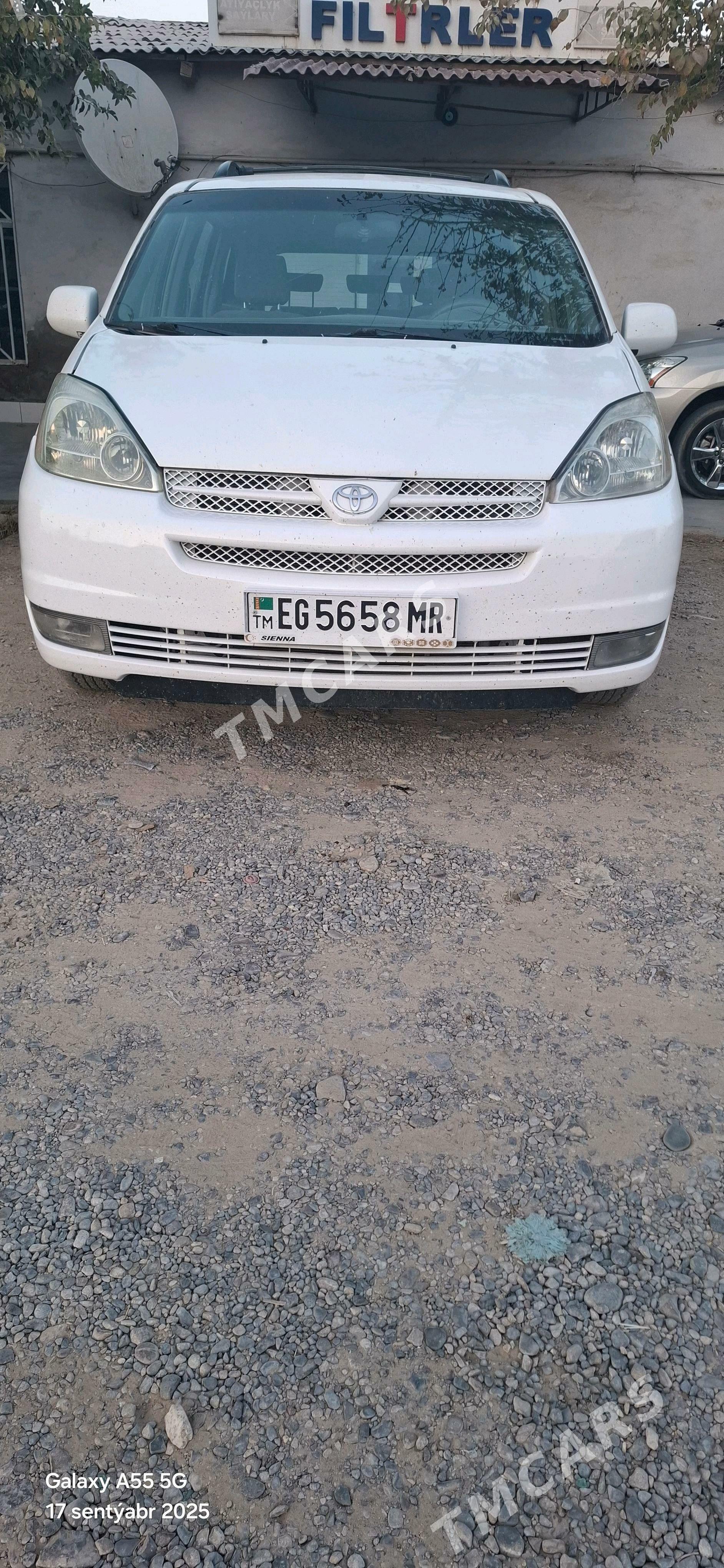 Toyota Sienna 2004 - 220 000 TMT - Мары - img 3