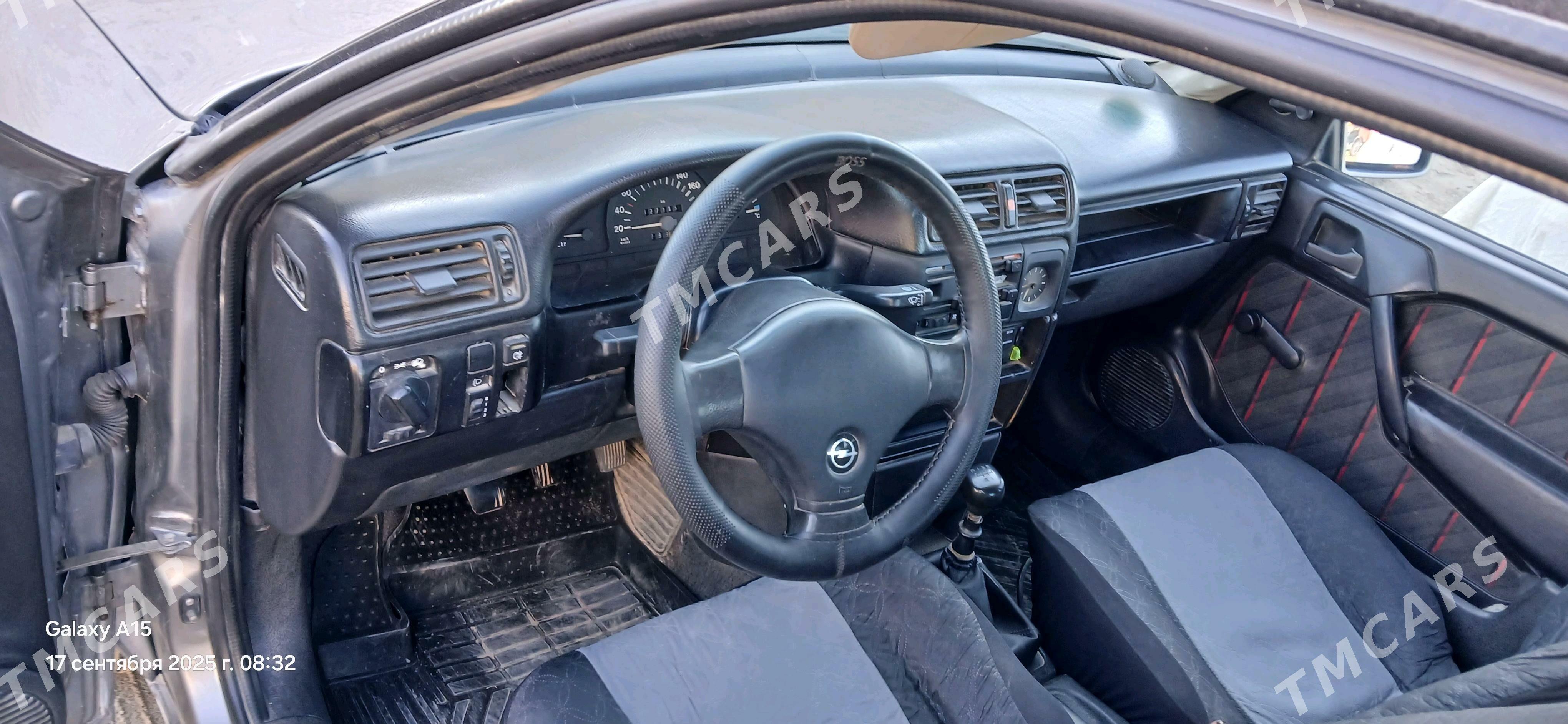 Opel Vectra 1992 - 45 000 TMT - Гурбансолтан Едже - img 3
