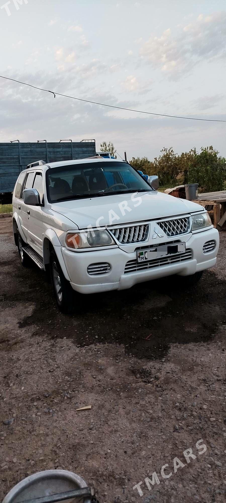 Mitsubishi Nativa 2010 - 180 000 TMT - Теджен - img 2