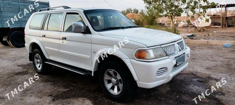 Mitsubishi Nativa 2010 - 180 000 TMT - Теджен - img 4