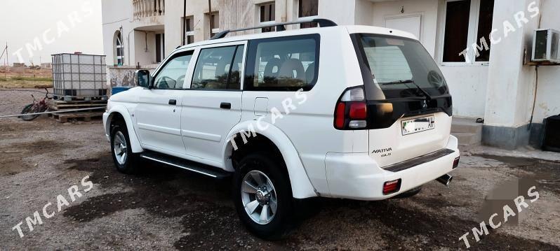 Mitsubishi Nativa 2010 - 180 000 TMT - Теджен - img 3
