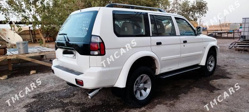 Mitsubishi Nativa 2010 - 180 000 TMT - Теджен - img 6