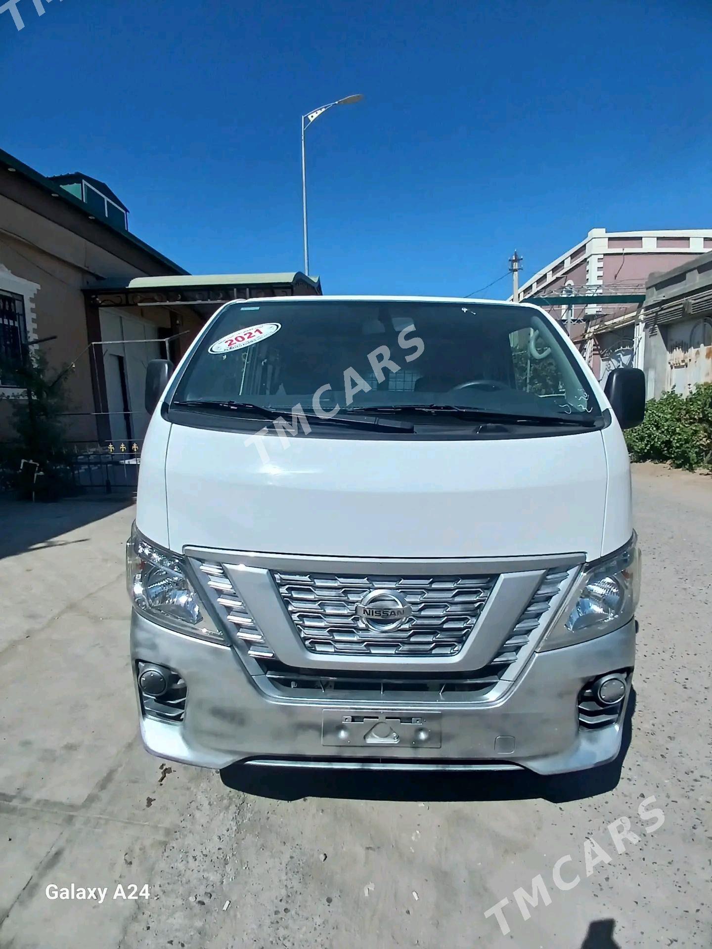 Nissan Urvan 2021 - 300 000 TMT - Türkmenabat - img 3
