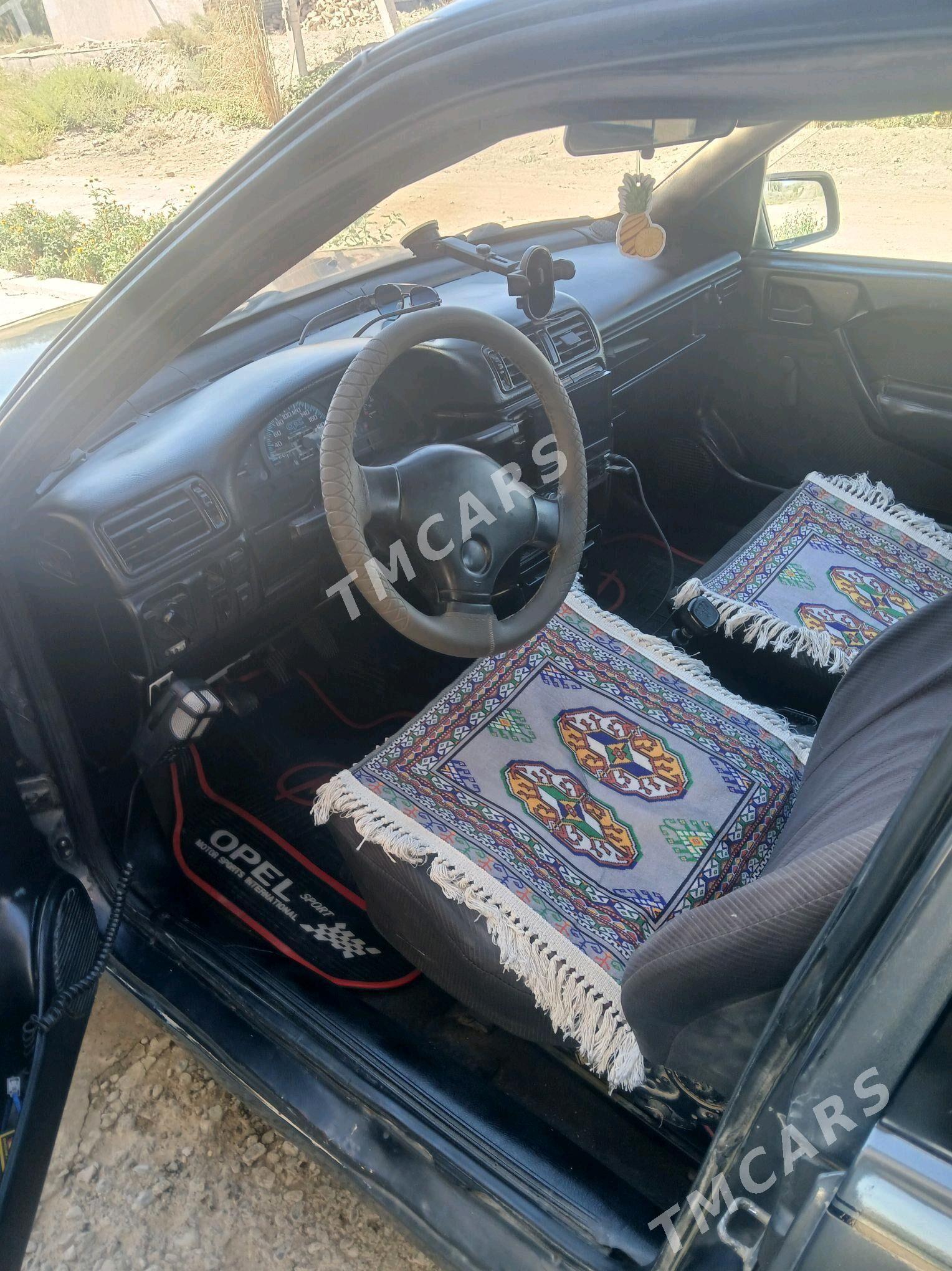 Opel Vectra 1992 - 30 000 TMT - Çärjew - img 5