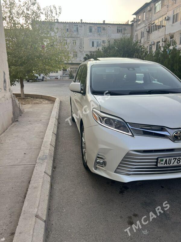 Toyota Sienna 2019 - 425 000 TMT - ул. Туркменбаши шаёлы (Ленина) - img 3