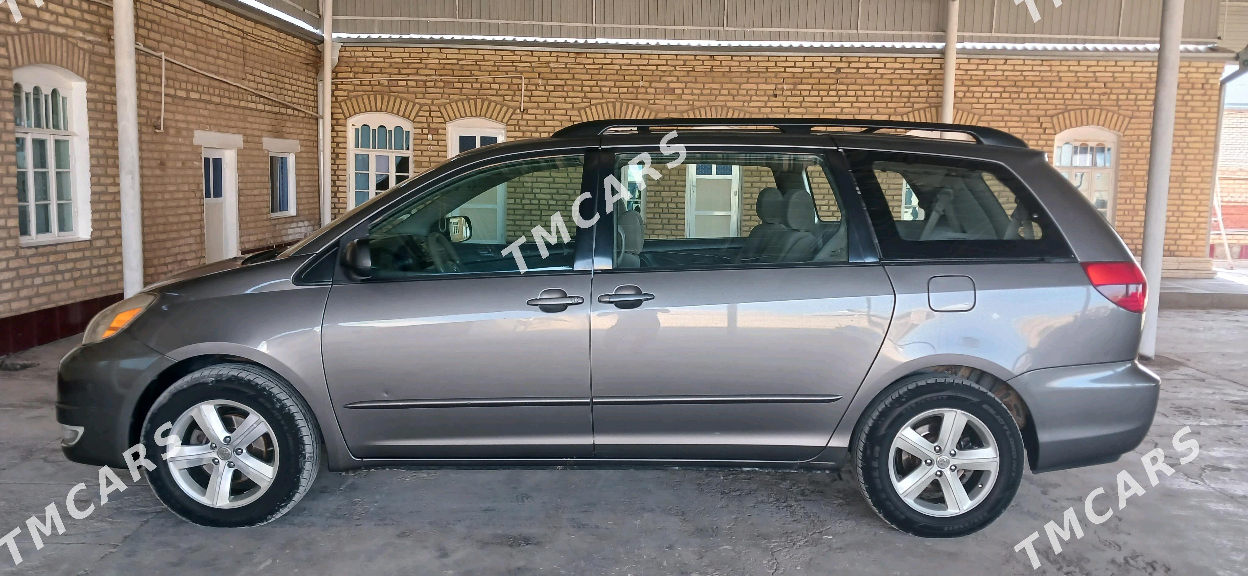 Toyota Sienna 2005 - 240 000 TMT - Байрамали - img 5
