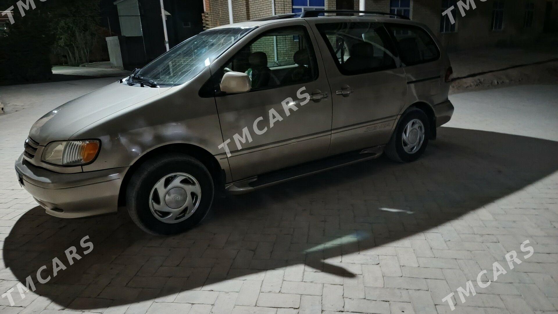 Toyota Sienna 2002 - 190 000 TMT - Baýramaly - img 5