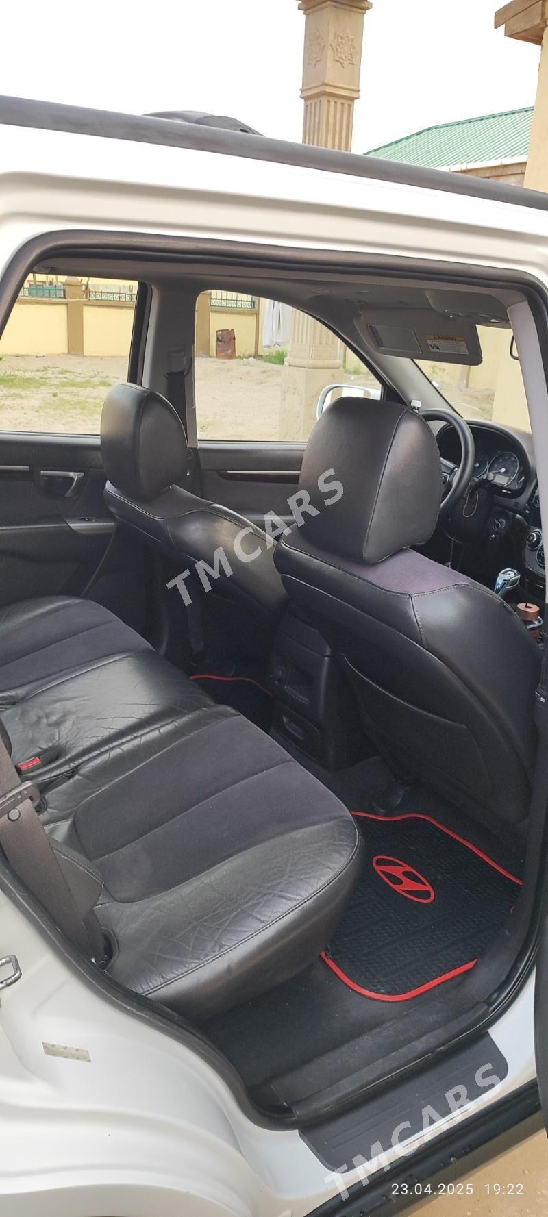 Hyundai Santa Fe 2010 - 200 000 TMT - Хазар - img 3