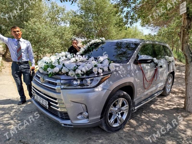 Toyota Highlander 2018 - 480 000 TMT - Köneürgenç - img 2