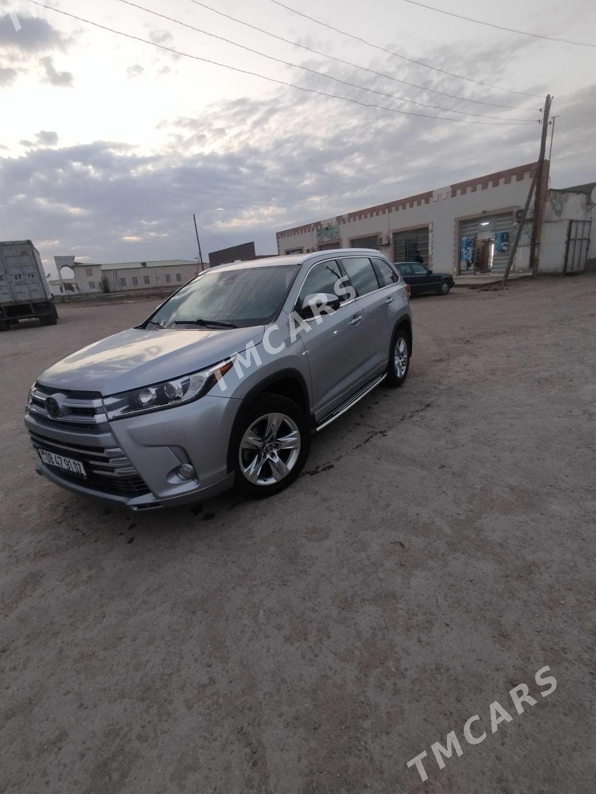 Toyota Highlander 2018 - 480 000 TMT - Köneürgenç - img 5