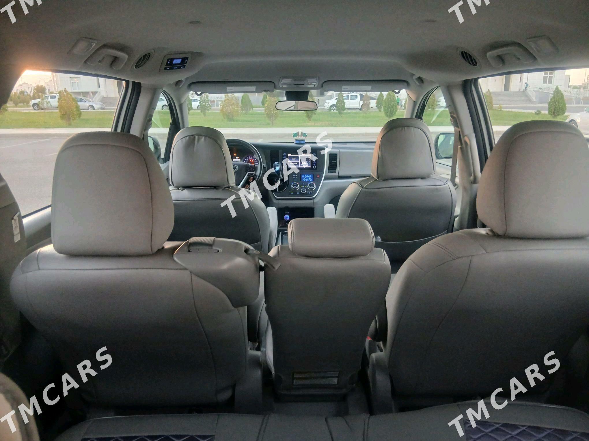 Toyota Sienna 2020 - 420 000 TMT - Мир 2 - img 5