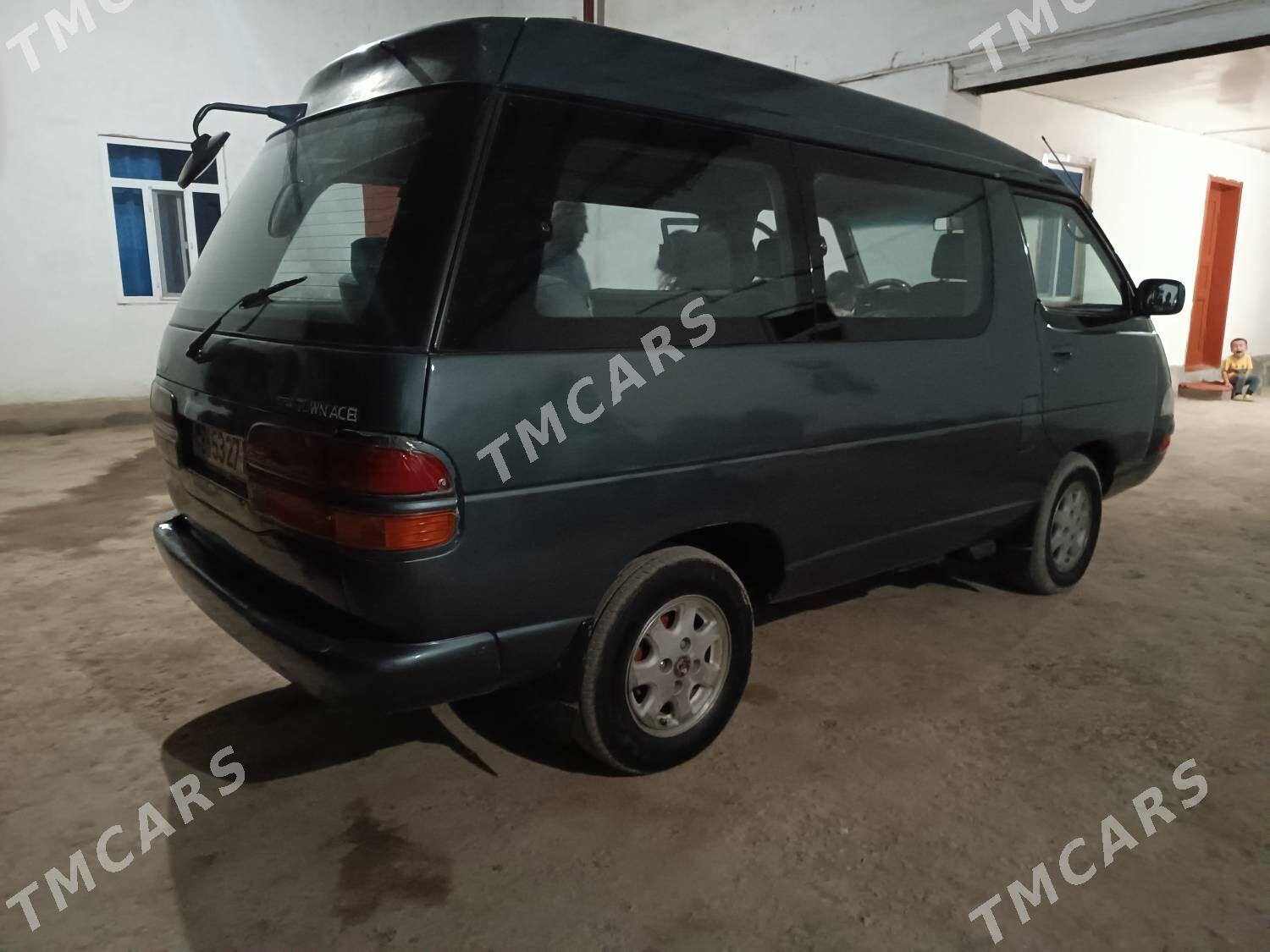 Toyota Town Ace 1993 - 60 000 TMT - Туркменабат - img 6