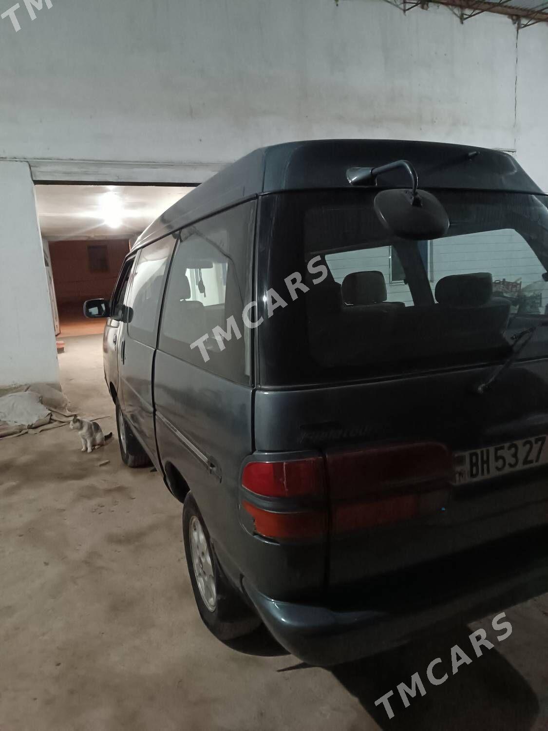 Toyota Town Ace 1993 - 60 000 TMT - Туркменабат - img 2