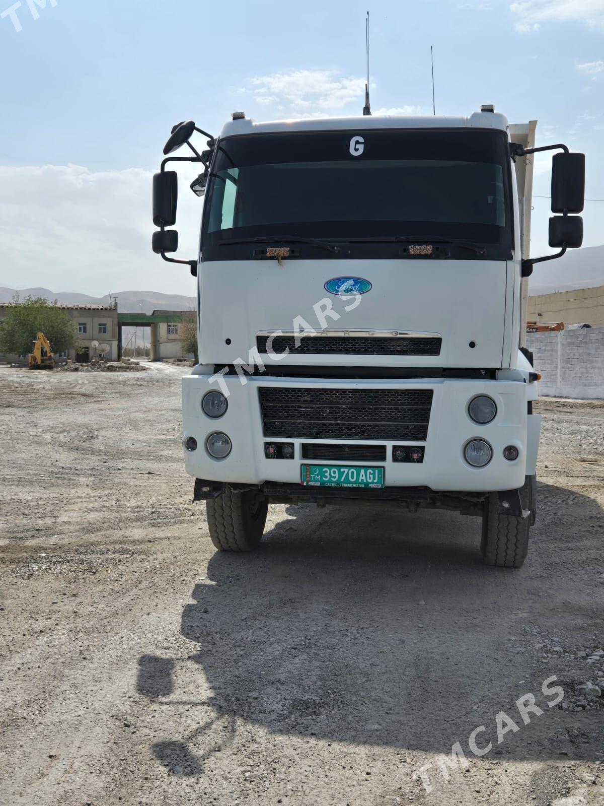 Ford Cargo 3536M 2015 - 780 000 TMT - Бузмеин - img 3