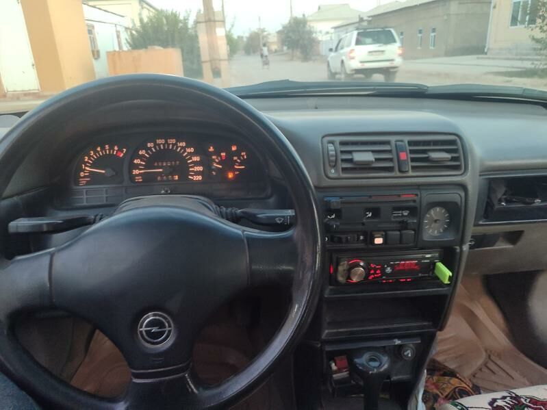 Opel Vectra 1990 - 42 000 TMT - Мары - img 5