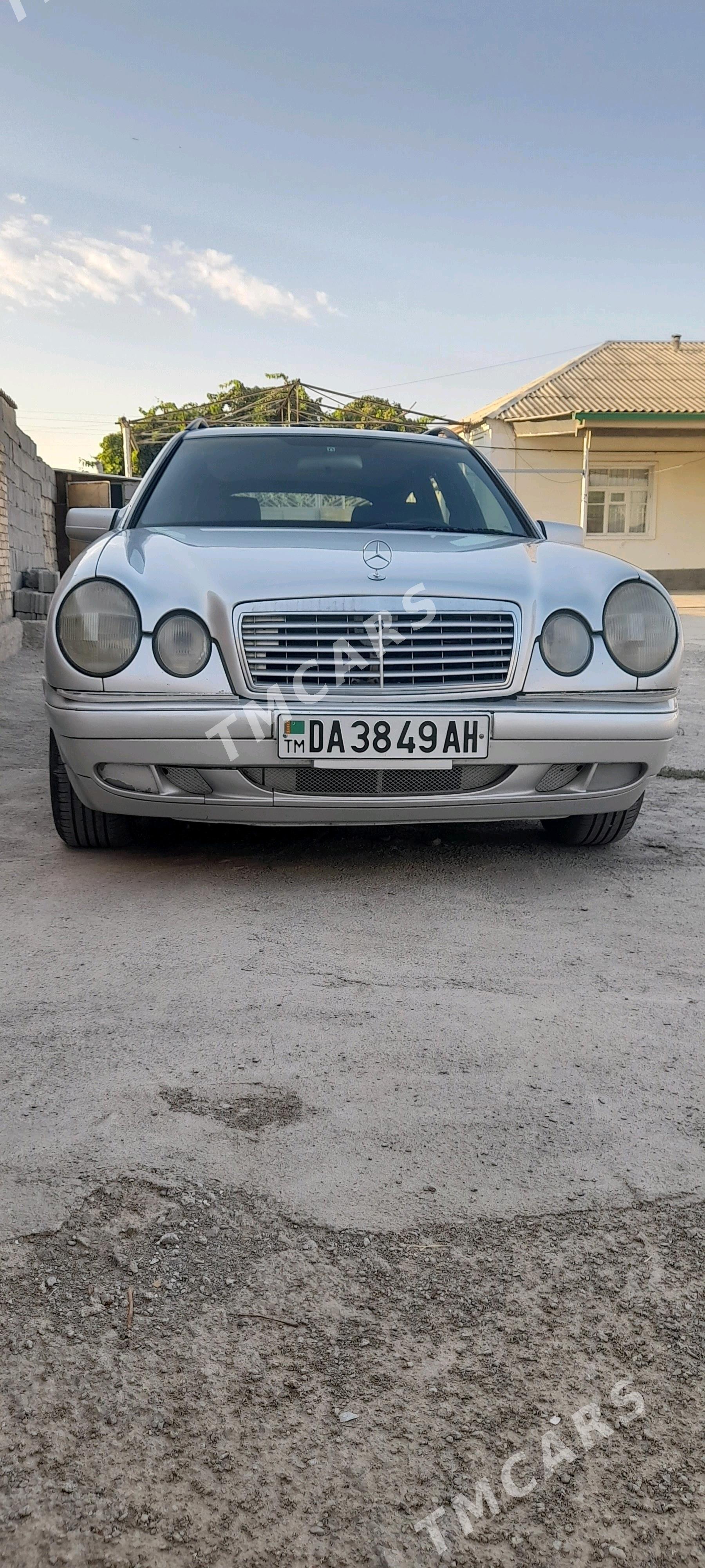 Mercedes-Benz E320 1999 - 90 000 TMT - Бабадайхан - img 3
